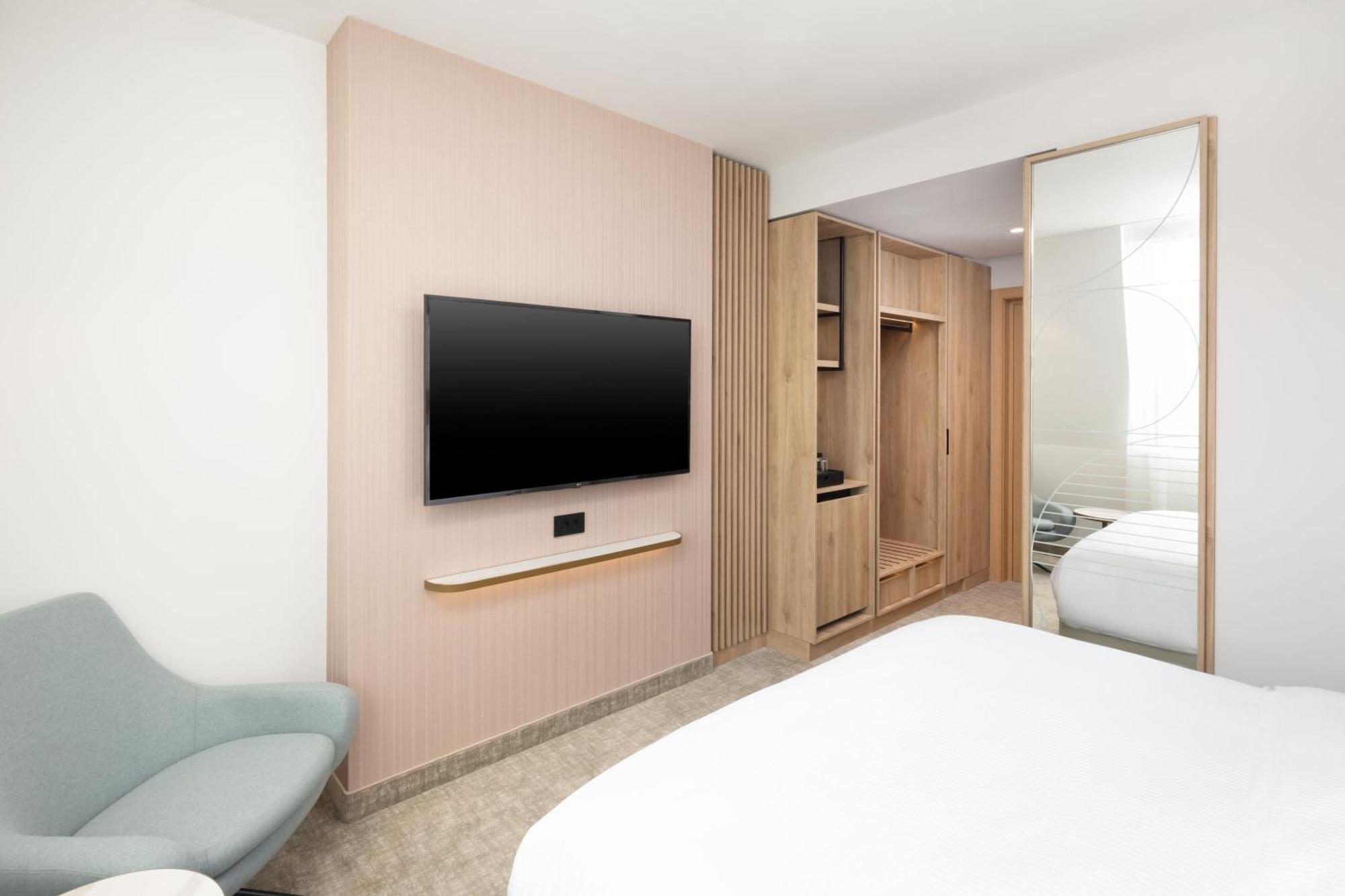 Courtyard By Marriott Cluj - Napoca Downtown Otel Dış mekan fotoğraf
