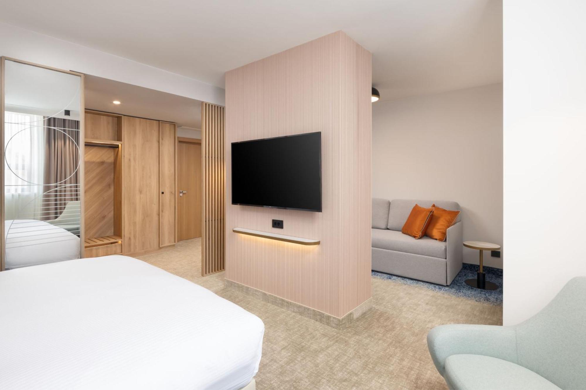 Courtyard By Marriott Cluj - Napoca Downtown Otel Dış mekan fotoğraf