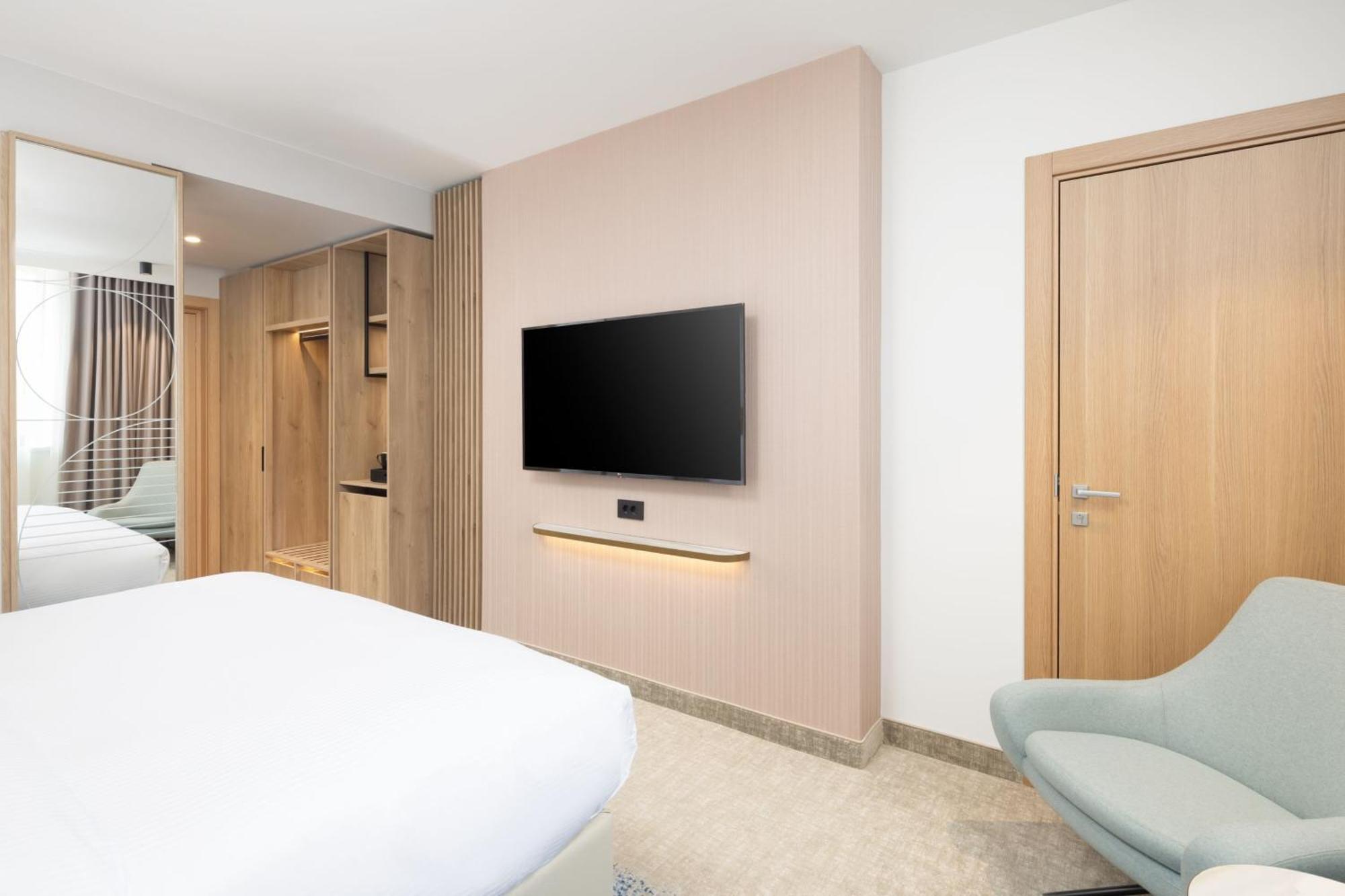 Courtyard By Marriott Cluj - Napoca Downtown Otel Dış mekan fotoğraf