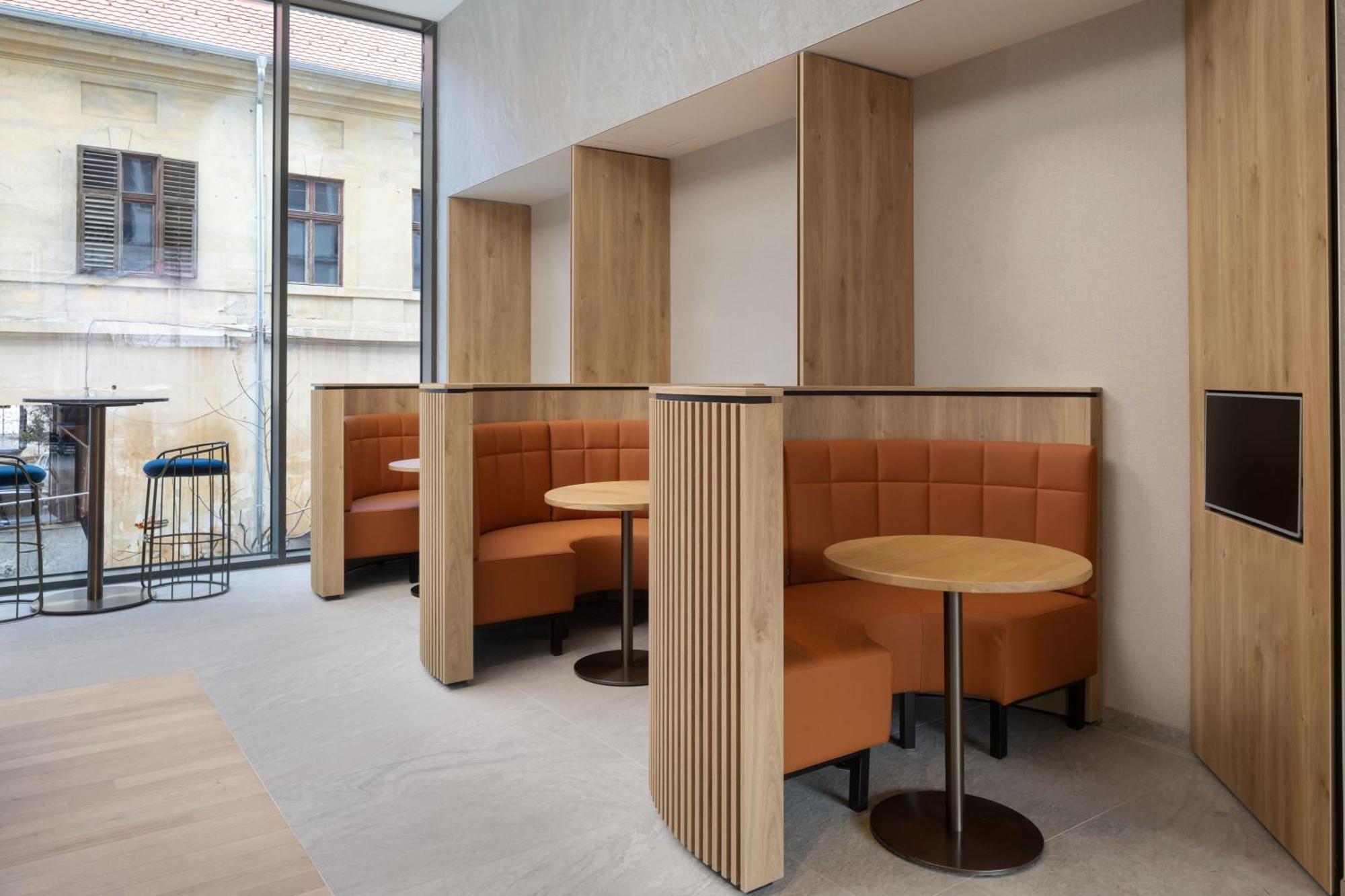 Courtyard By Marriott Cluj - Napoca Downtown Otel Dış mekan fotoğraf
