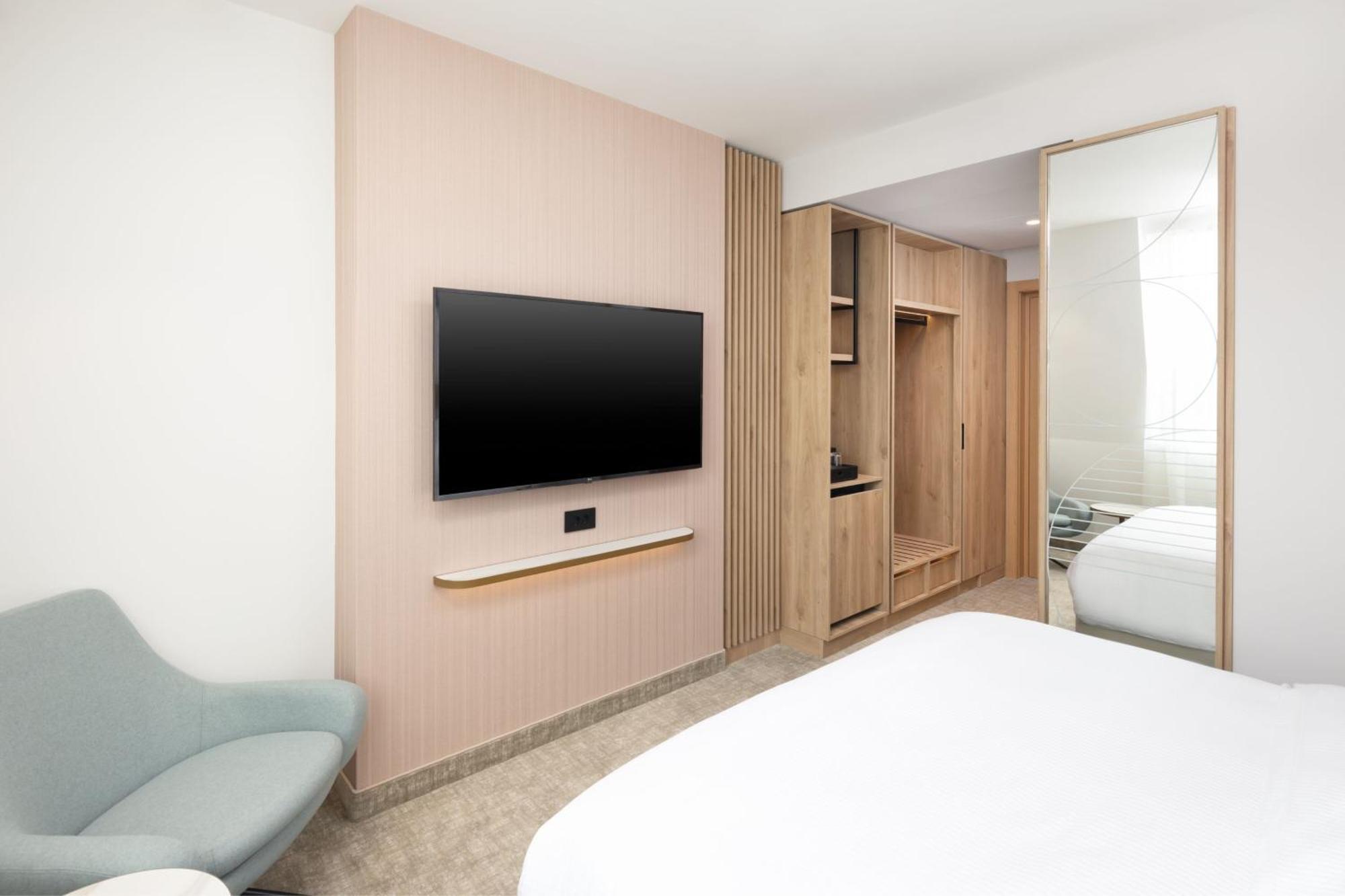 Courtyard By Marriott Cluj - Napoca Downtown Otel Dış mekan fotoğraf