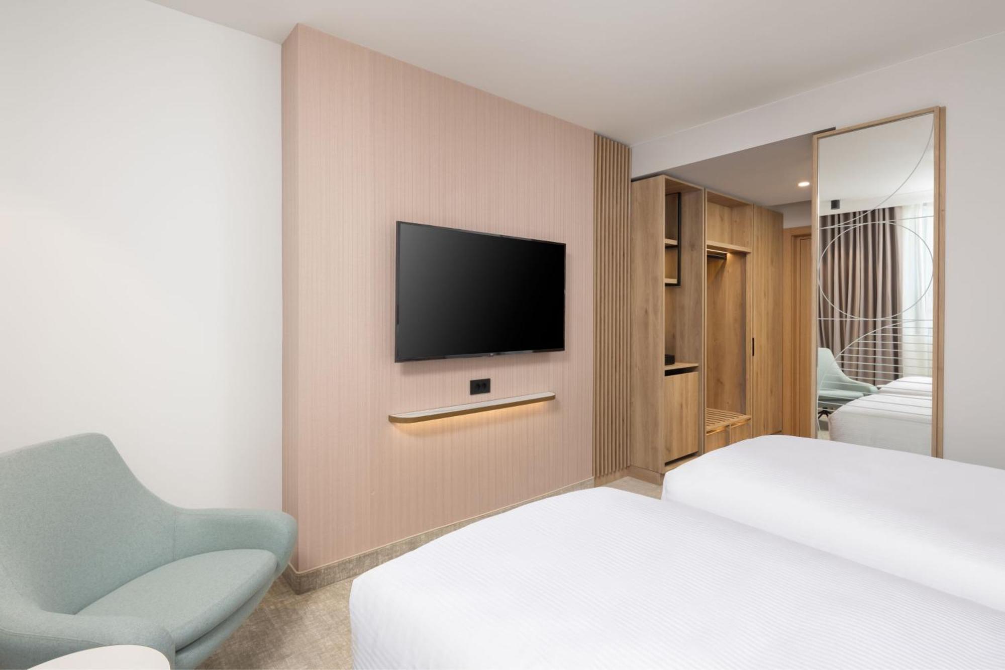 Courtyard By Marriott Cluj - Napoca Downtown Otel Dış mekan fotoğraf