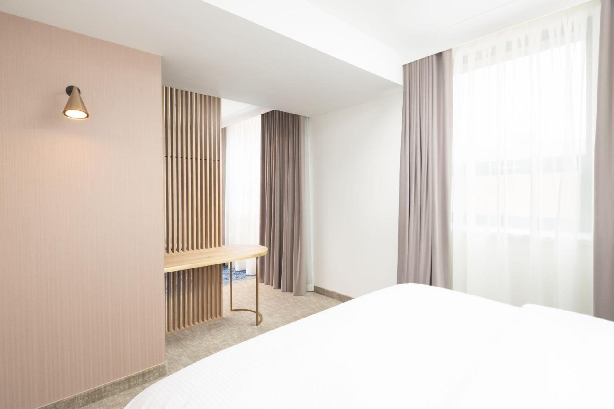 Courtyard By Marriott Cluj - Napoca Downtown Otel Dış mekan fotoğraf