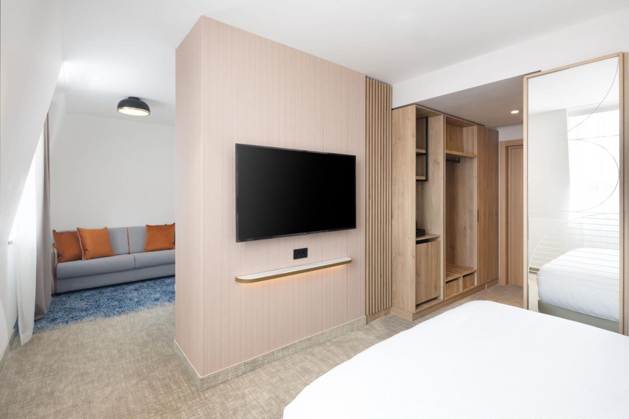 Courtyard By Marriott Cluj - Napoca Downtown Otel Dış mekan fotoğraf